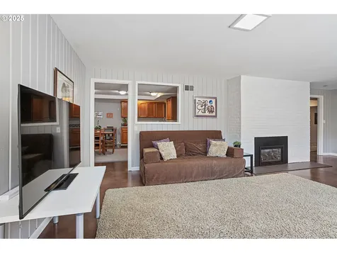 4126 SW Idaho Terrace Portland OR 97221