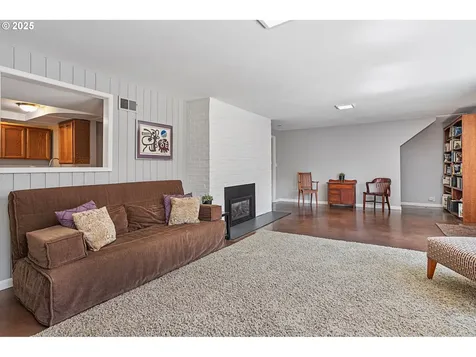 4126 SW Idaho Terrace Portland OR 97221