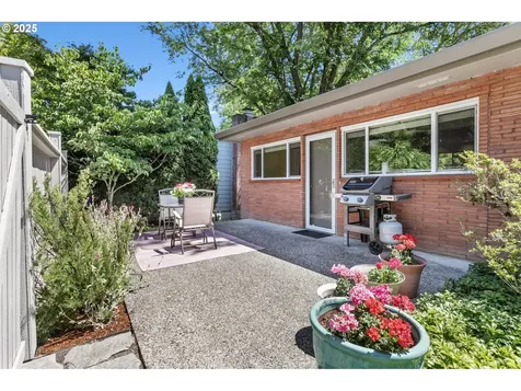 4126 SW Idaho Terrace Portland OR 97221