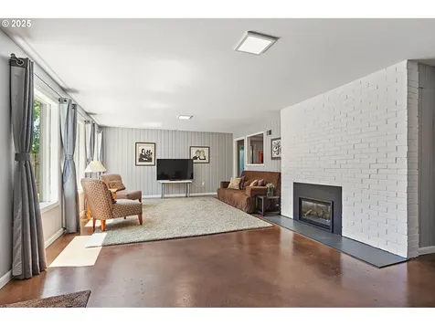 4126 SW Idaho Terrace Portland OR 97221