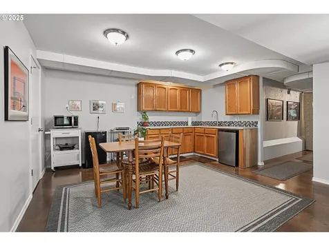 4126 SW Idaho Terrace Portland OR 97221