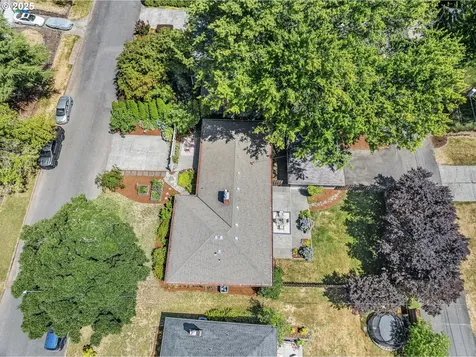 4126 SW Idaho Terrace Portland OR 97221