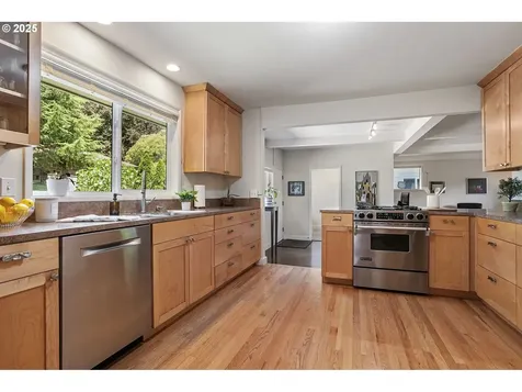 4126 SW Idaho Terrace Portland OR 97221