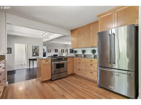 4126 SW Idaho Terrace Portland OR 97221