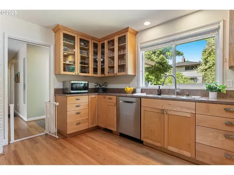 4126 SW Idaho Terrace Portland OR 97221