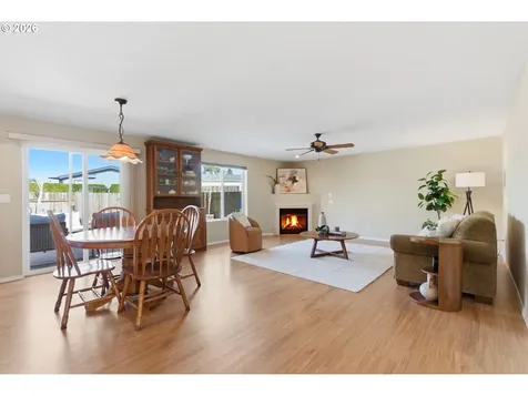 671 Mary Drive Molalla OR 97038