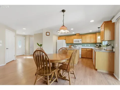671 Mary Drive Molalla OR 97038