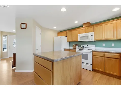 671 Mary Drive Molalla OR 97038