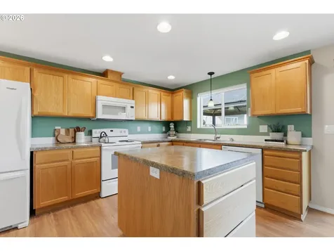 671 Mary Drive Molalla OR 97038