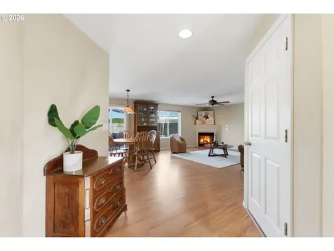 671 Mary Drive Molalla OR 97038