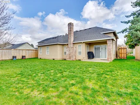 1065 Hermanson Street Woodburn OR 97071
