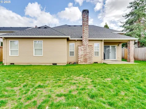 1065 Hermanson Street Woodburn OR 97071