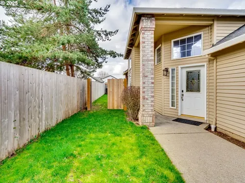 1065 Hermanson Street Woodburn OR 97071