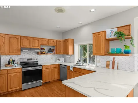 8306 NW Reed Drive Portland OR 97229