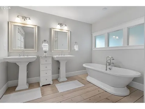 2212 NW 109th Street Vancouver WA 98685