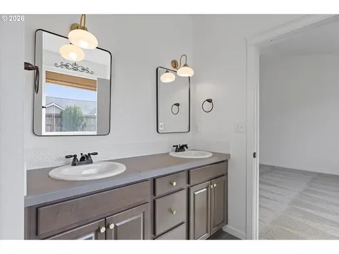 770 E Mckinley Street Carlton OR 97111