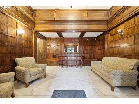 1811 NW Couch Street Portland OR 97209