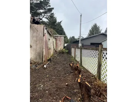 681 SE Port Avenue Lincoln City OR 97367