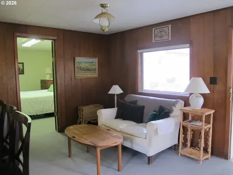 681 SE Port Avenue Lincoln City OR 97367