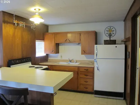 681 SE Port Avenue Lincoln City OR 97367