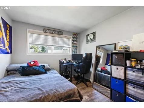 1221 Kenray Loop Springfield OR 97477