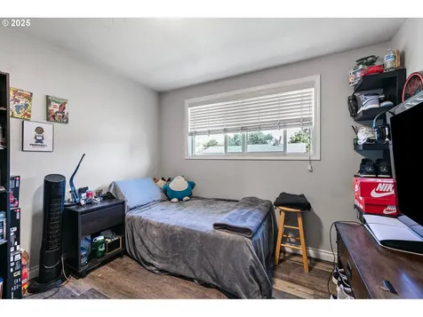 1221 Kenray Loop Springfield OR 97477