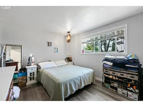 1221 Kenray Loop Springfield OR 97477
