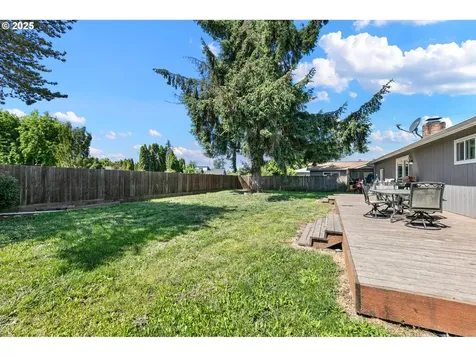 1221 Kenray Loop Springfield OR 97477