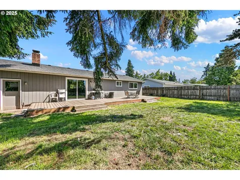 1221 Kenray Loop Springfield OR 97477