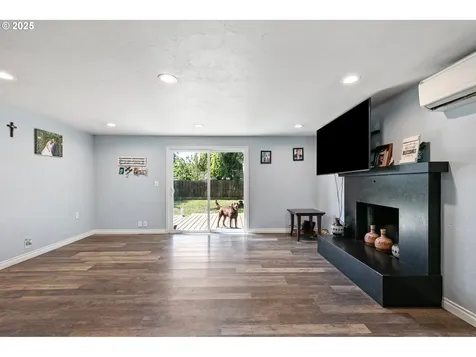 1221 Kenray Loop Springfield OR 97477