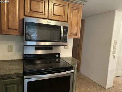 4510 Pacific Way Longview WA 98632