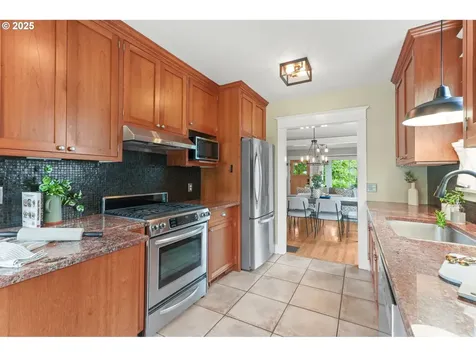 2745 NE 35th Place Portland OR 97212
