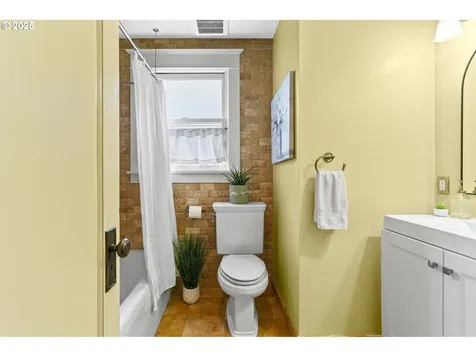 2745 NE 35th Place Portland OR 97212