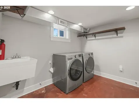 2745 NE 35th Place Portland OR 97212