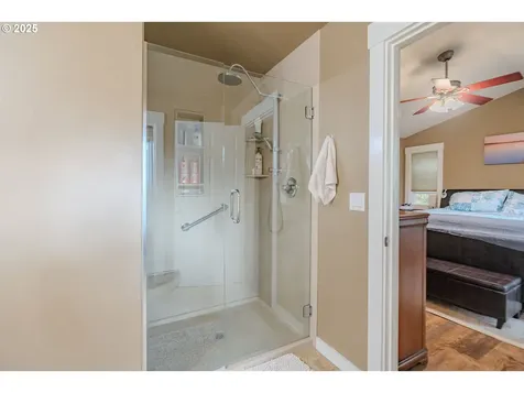 2492 W 10th Street Washougal WA 98671