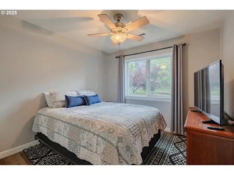 2492 W 10th Street Washougal WA 98671