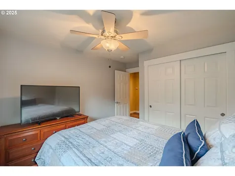 2492 W 10th Street Washougal WA 98671