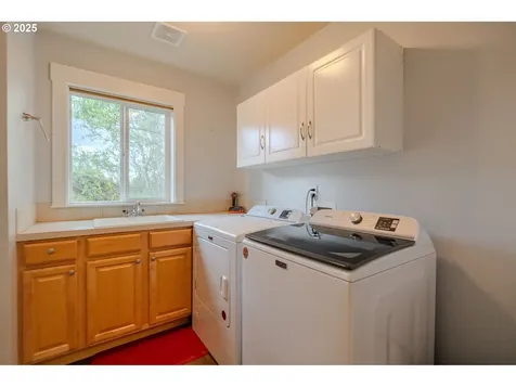 2492 W 10th Street Washougal WA 98671