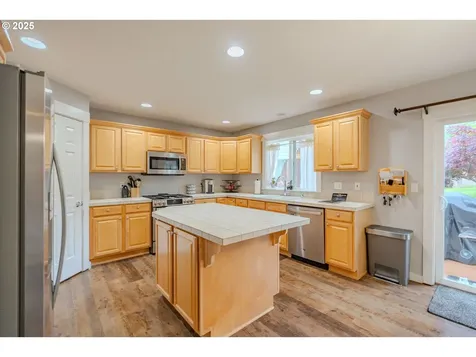 2492 W 10th Street Washougal WA 98671