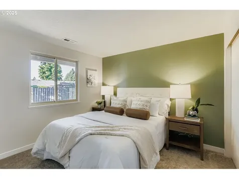 625 Hartke Loop Oregon City OR 97045
