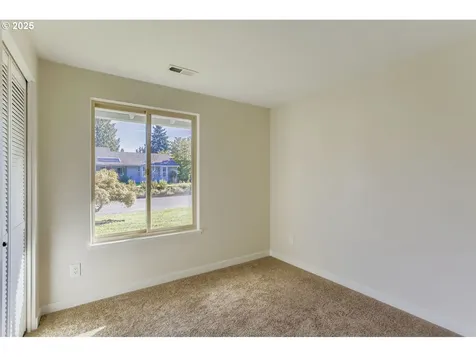 625 Hartke Loop Oregon City OR 97045