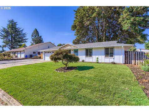625 Hartke Loop Oregon City OR 97045