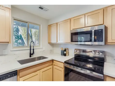 625 Hartke Loop Oregon City OR 97045