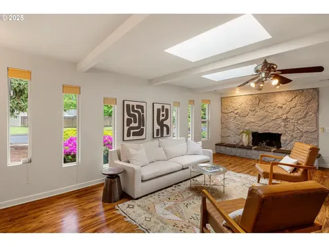 3096 Sorrel Way Eugene OR 97401