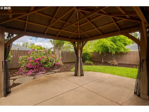 3096 Sorrel Way Eugene OR 97401