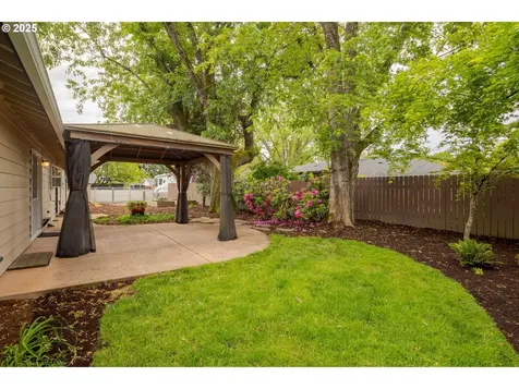 3096 Sorrel Way Eugene OR 97401