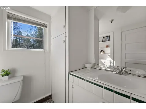 7738 SW 31st Avenue Portland OR 97219