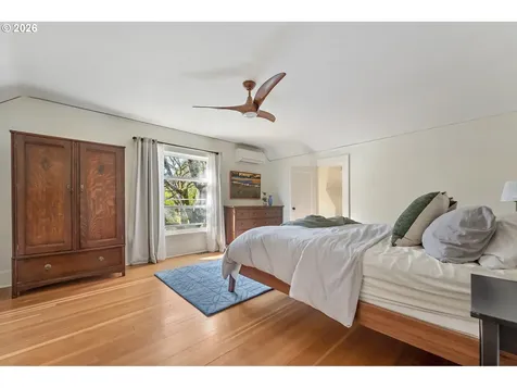 7738 SW 31st Avenue Portland OR 97219