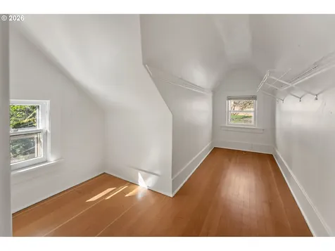 7738 SW 31st Avenue Portland OR 97219