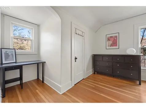 7738 SW 31st Avenue Portland OR 97219